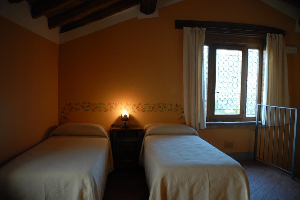 Agriturismo La Costa Крема Стая снимка